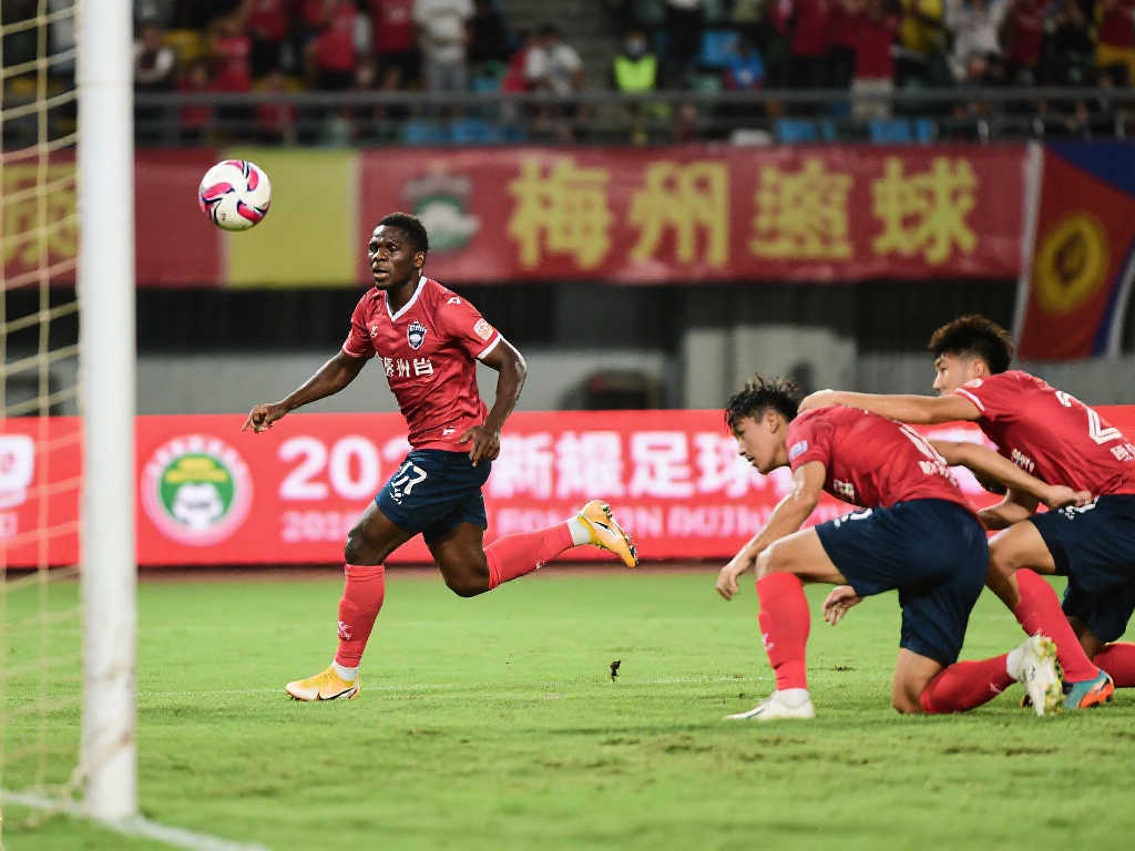 【中超】恩戈姆双响炮惊艳全场 梅州3-1逆袭三镇 【中超】恩戈姆双响炮惊艳全场 梅州3-1逆袭三镇