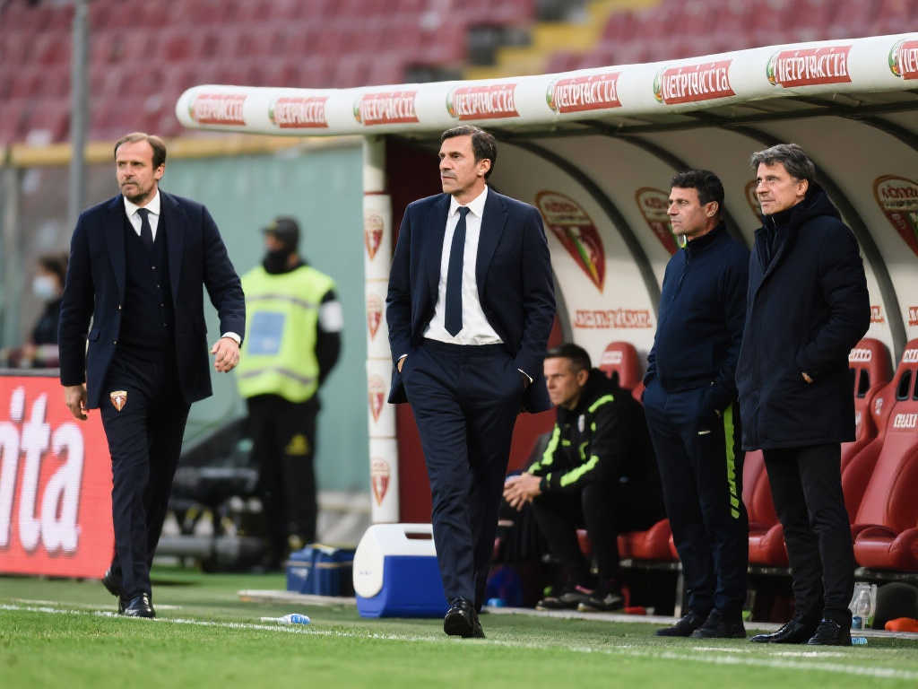 因扎吉母队24小时内两度换帅,短短一个半月四换主教练! 因扎吉母队24小时内两度换帅,短短一个半月四换主教练!